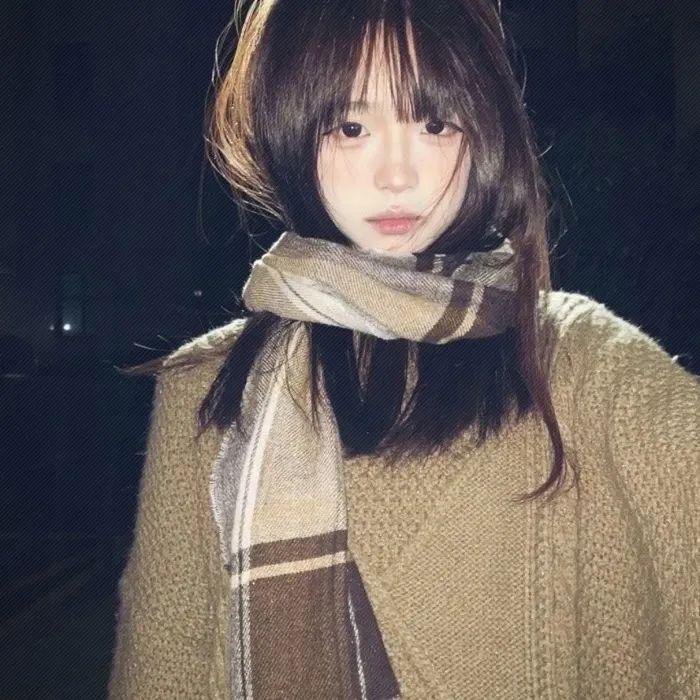女人莲心海报